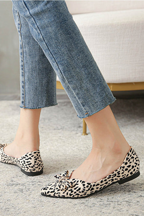 Pointed Toe Leopard Print Bow Flats