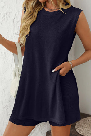 Arolora Solid Color Slit Knit Vest Shorts Set