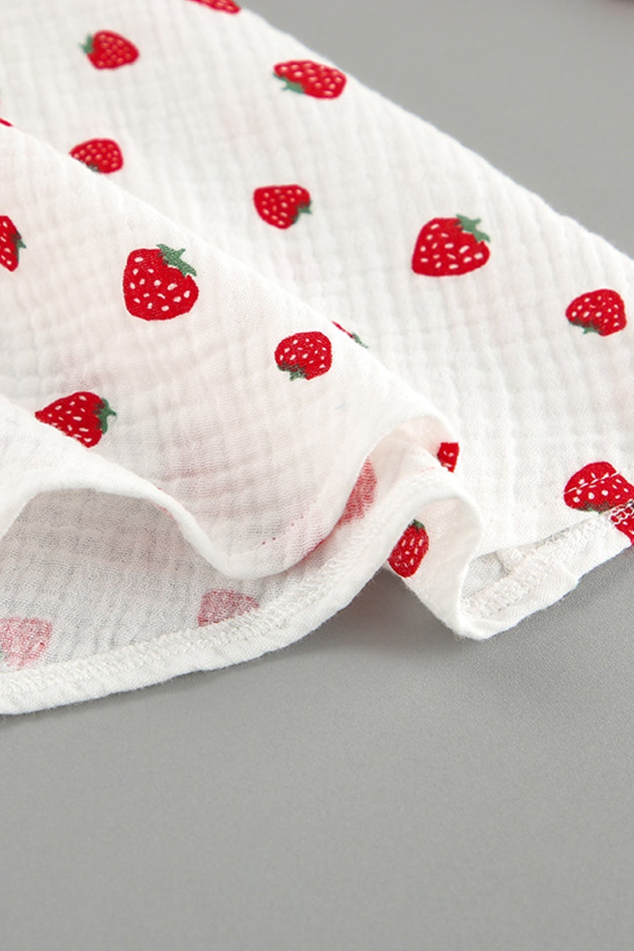 Arolora strawberry-print-puff-sleeve-cotton-dress