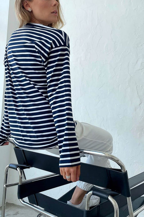 Arolora striped-crew-neck-long-sleeve-cotton-t-shirt