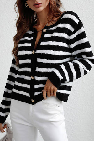 Arolora striped-front-with-pocket-cardigan
