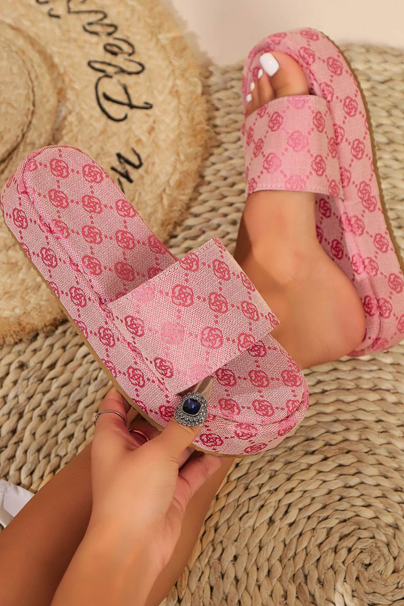 Arolora Vintage Printed Platform Sandals