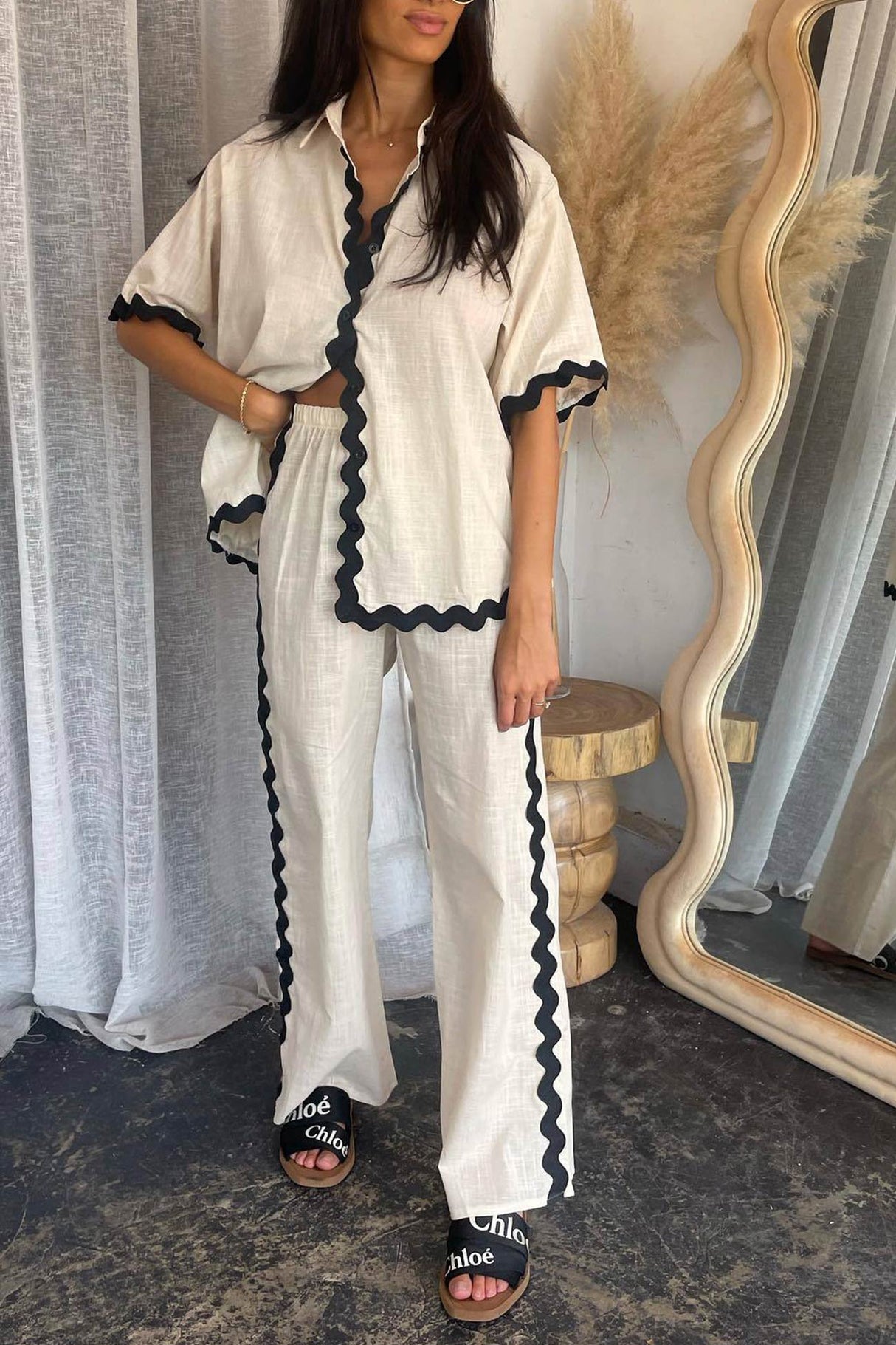 Arolora wavy-stitching-blouse-long-pants-set