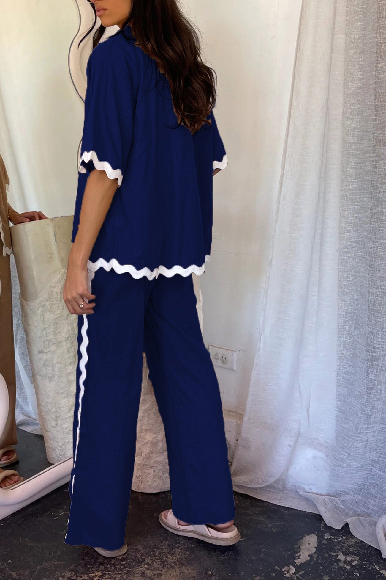 Arolora wavy-stitching-blouse-long-pants-set