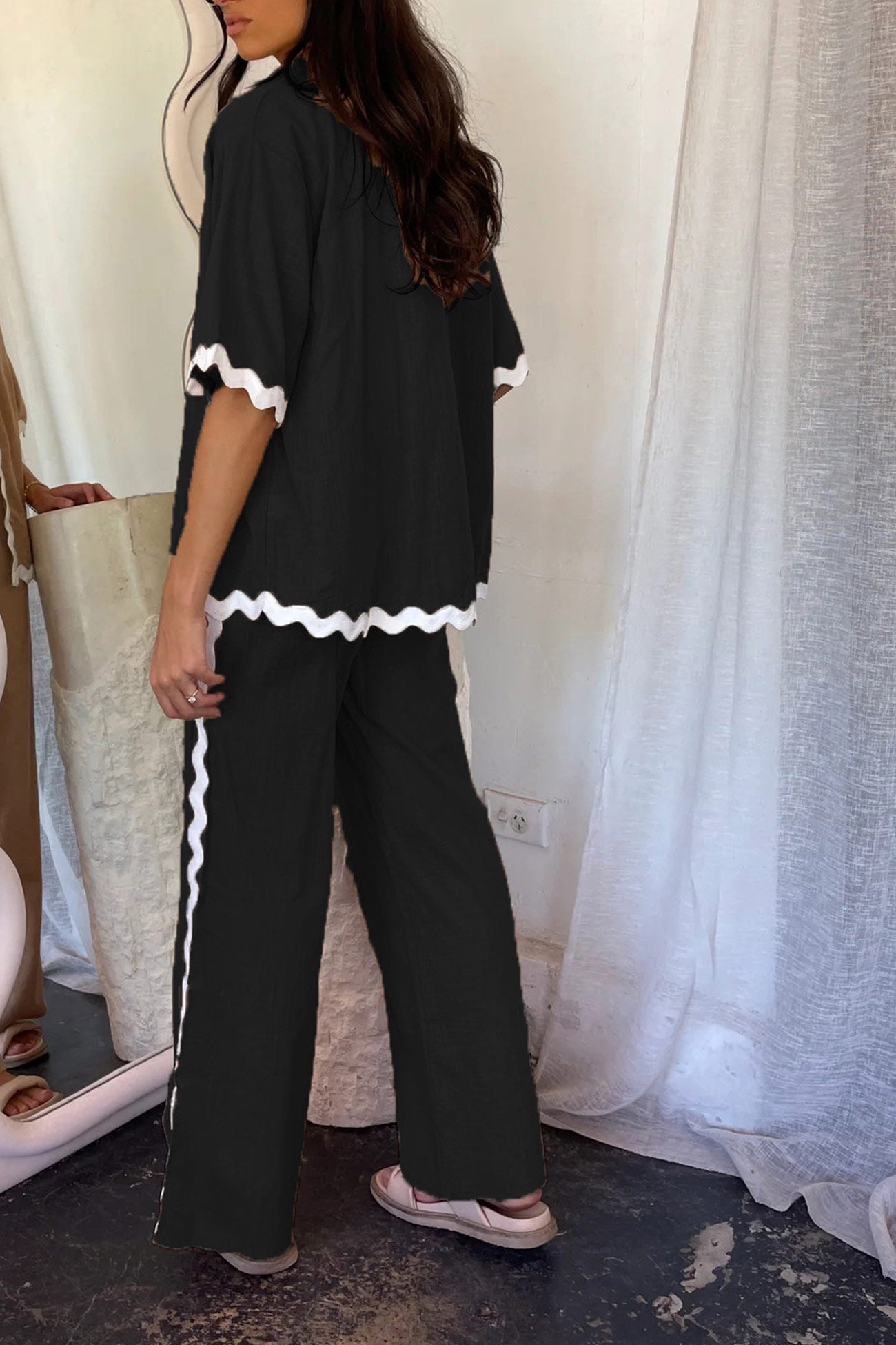 Arolora wavy-stitching-blouse-long-pants-set
