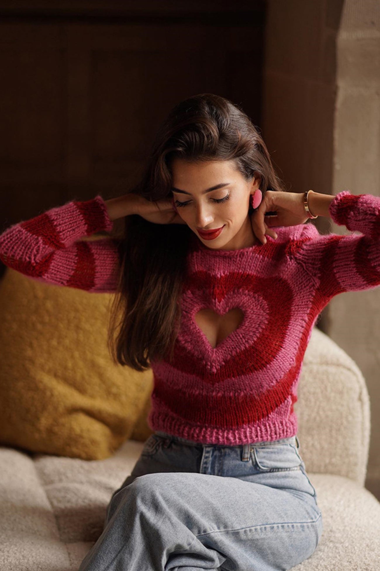Contrast Color Heart Pattern Cut-out Sweater