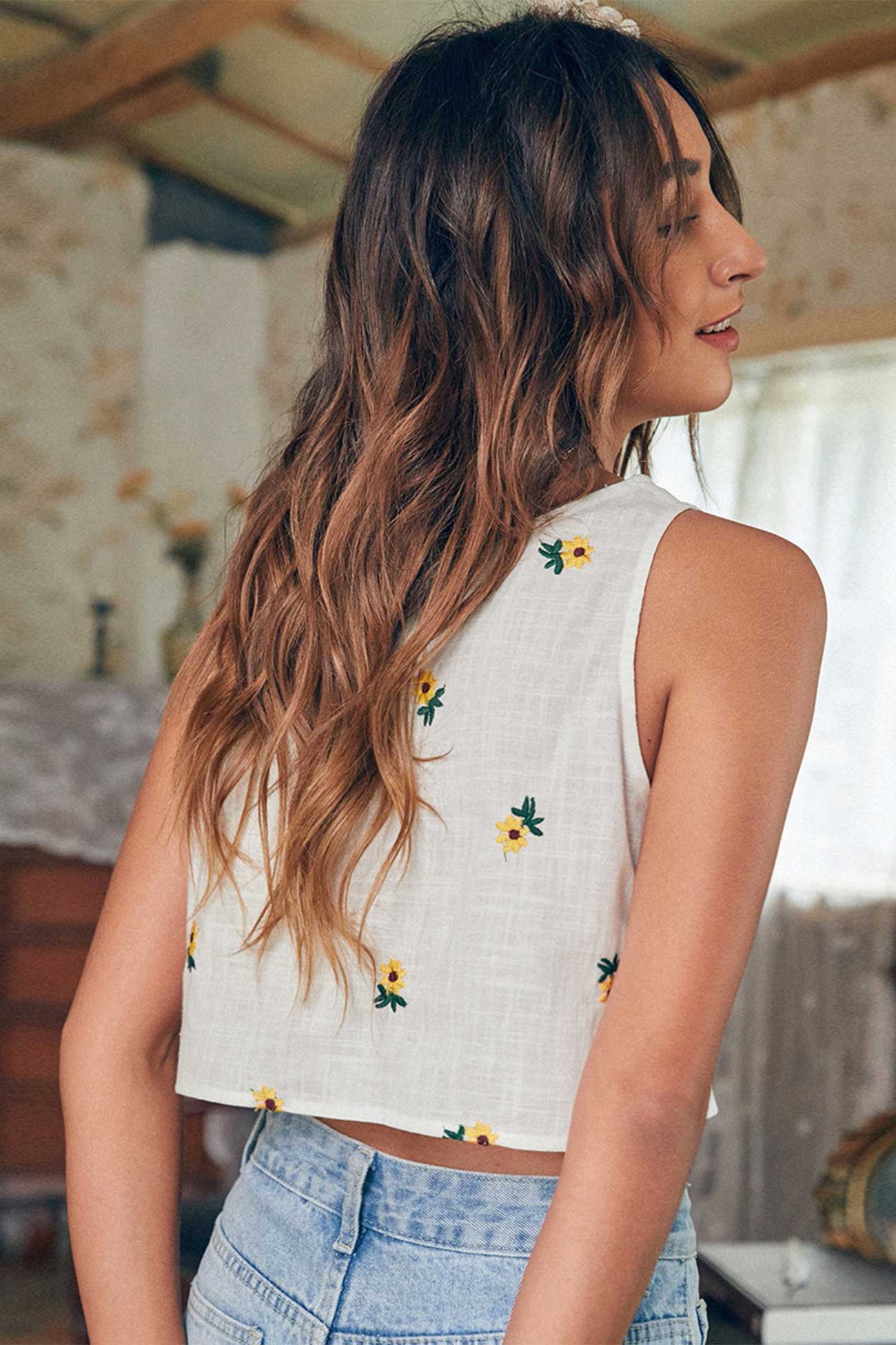 Floral Embroidery Tank Top – AROLORA