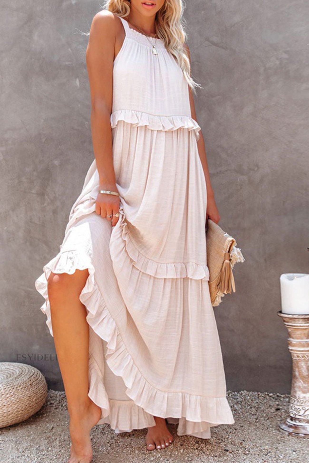 15 Outfit Ideas With Tiered Halter Dresses - Styleoholic