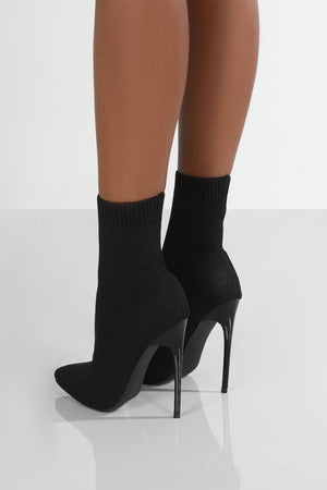 Solid Color Pointed-Toe Knitted Boots